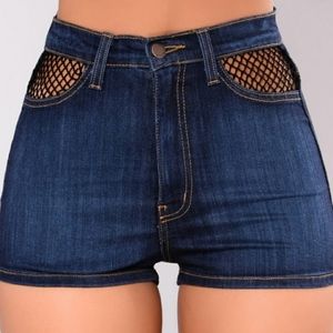 🚨NEW Fashion Nova Halia Fishnet Pocket Shorts L